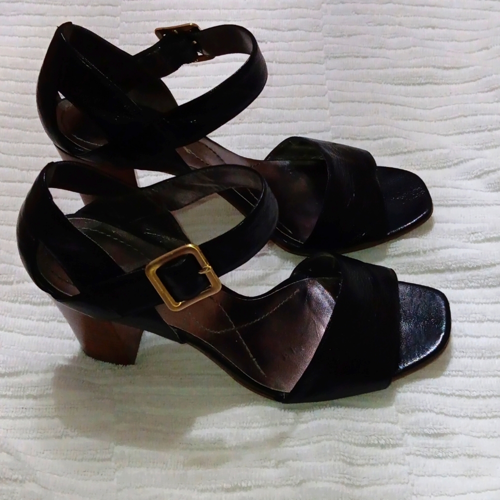 ENZO ANGIOLINI HEELS